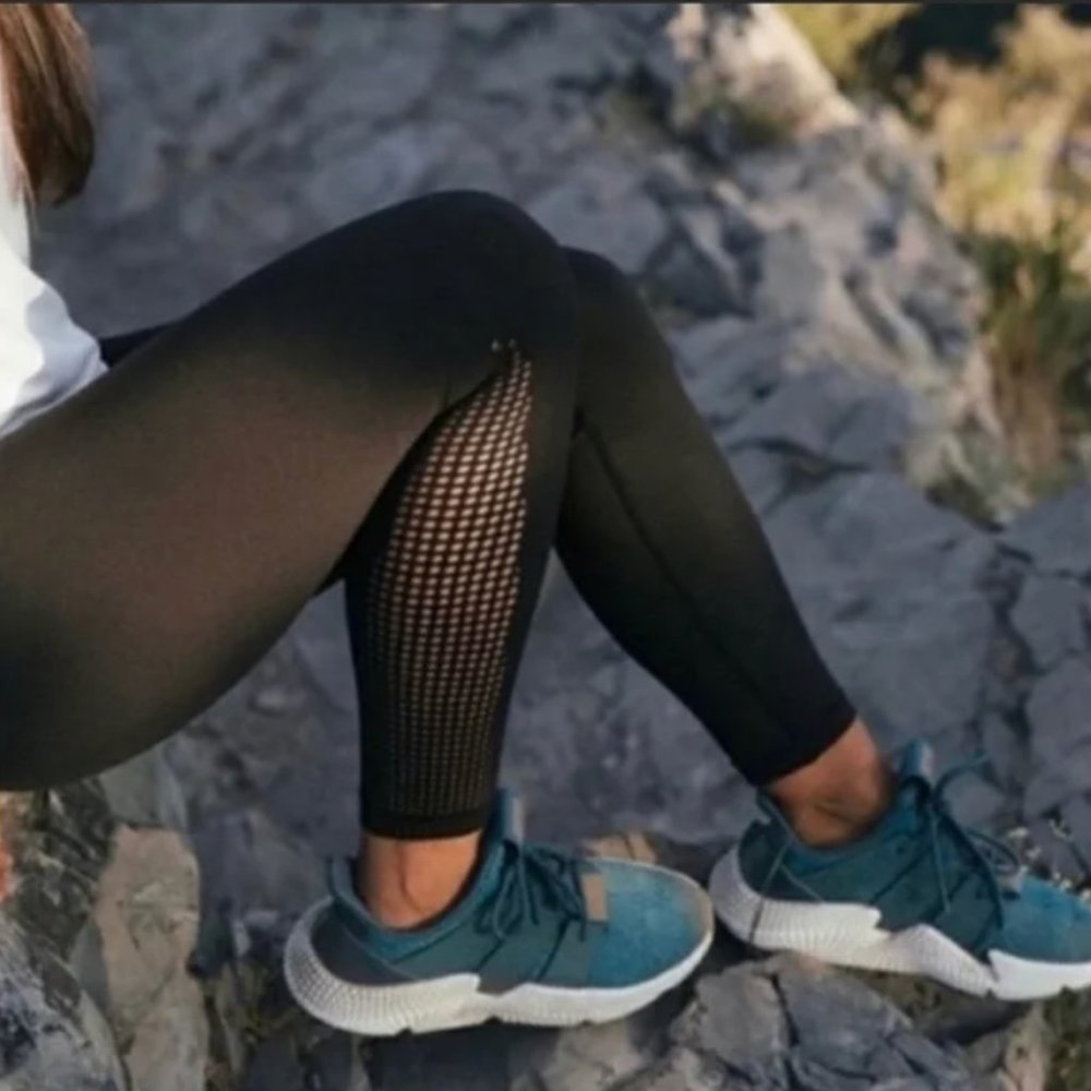 ZYIA Active Women's Black Flame Light n Tight Leggings, Size 12 EUC